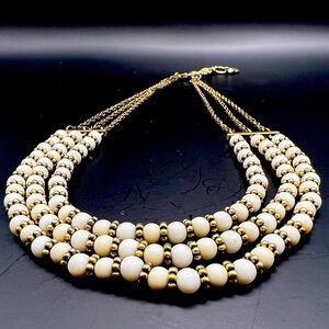 17” Lucky Brand Necklace Multistrand
-Antiqued Gold & Ivory Round Beads -Women’s